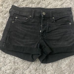 size 6 american eagle shorts